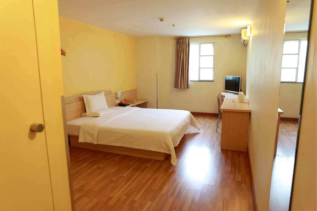 7Days Inn Guiyang Posts And Telecommunications Building Room photo