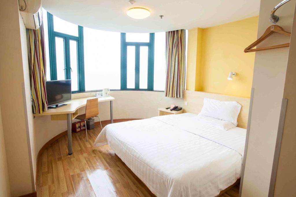 7Days Inn Guiyang Posts And Telecommunications Building Room photo